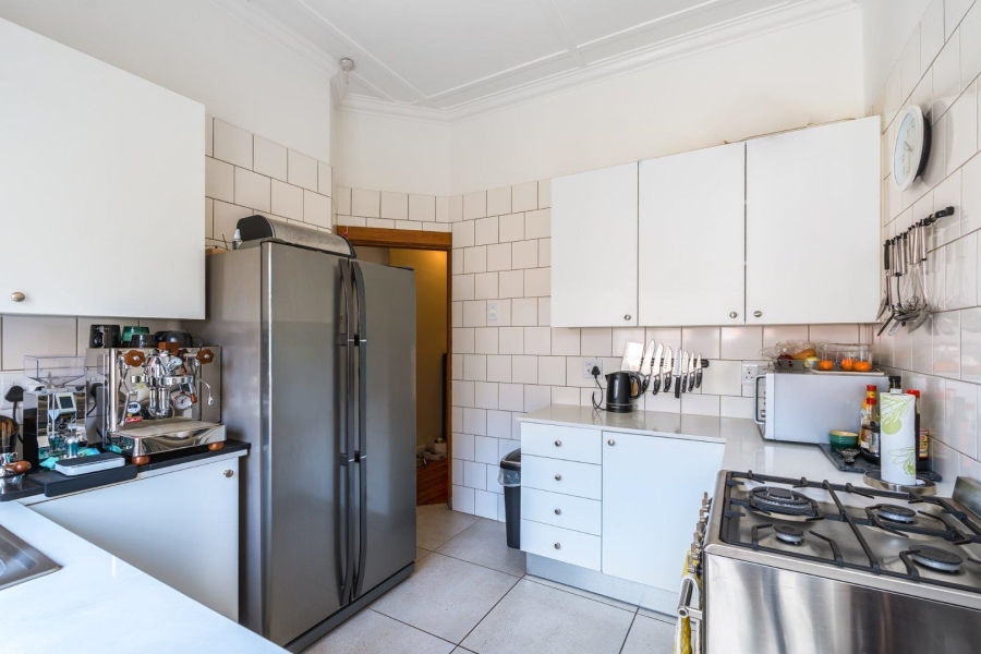 2 Bedroom Property for Sale in Sea Point Western Cape